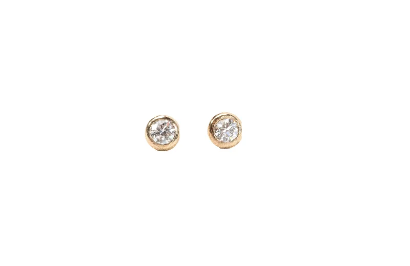 Exclusive Jewelry Sale – Grab Timeless Pieces Now 4mm Bezel Stud Earrings