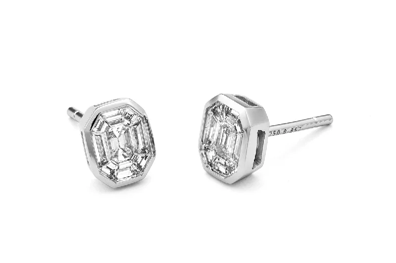 Trending Jewelry Styles Now At Limited-Time Discounts Emerald Cluster Diamond Stud Earrings