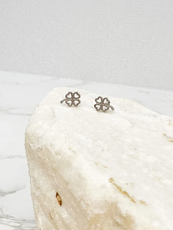 Dazzle With Discounts – Shop Jewelry On Sale Open Heart Clover Stud Earrings - Silver