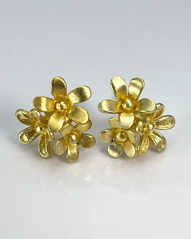 Exclusive Jewelry Discounts – Shop Now For Savings Himatsingka Plumeria 3 Cluster Stud Earrings