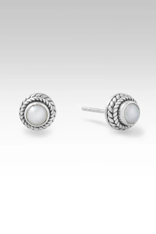 Luxury Jewelry Sale – Elegant Styles At Unbeatable Prices Signature Stud Earrings in Freshwater Pearl