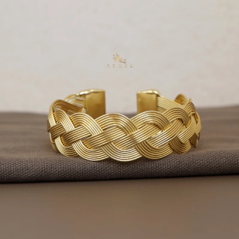 Best Jewelry Deals – Premium Quality At Exclusive Discounts Spiral Handmade Golden Bangle